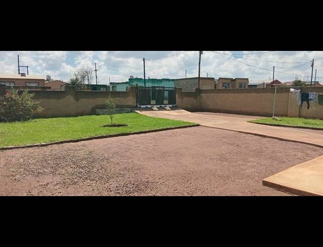 1 BEDROOM HOUSE FOR SALE IN BEVERLEY HILLS